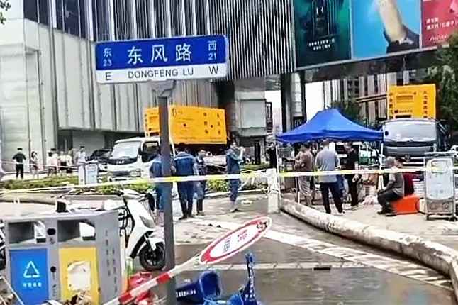 星空手机官方网站-星空(中国)排涝突击队在排涝现场